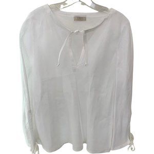 SALE!! CAPRI WOMEN'S WHITE TOP. NEVER WORN! LIGHT AND LOVELY!!